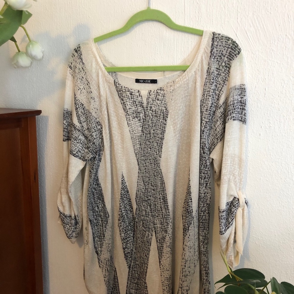 Nic + Zoe black and white top, large